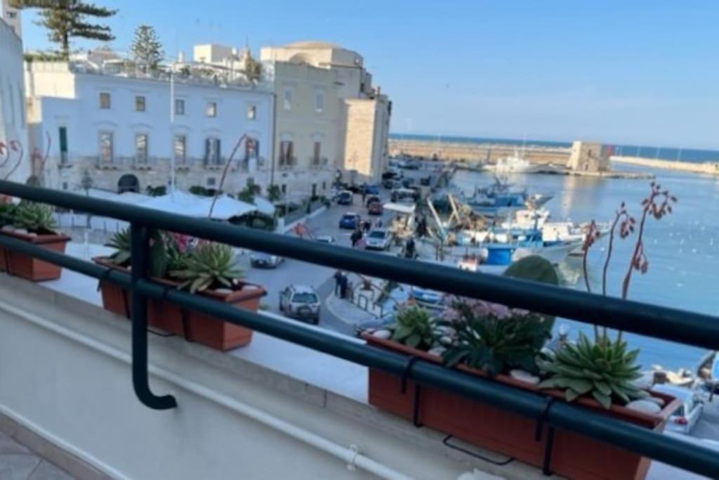 Emozioni Dal Porto Apartment Trani Exterior photo