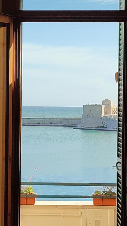 Emozioni Dal Porto Apartment Trani Exterior photo